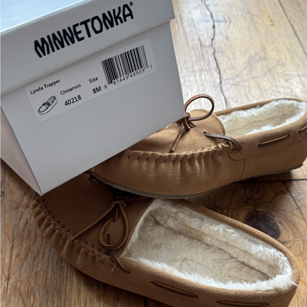 BNWT. Minnetonka Lynda Moccasin Slippers - Picture 3 of 4